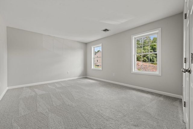8 Woods Hill Cir, Woburn, MA 01801