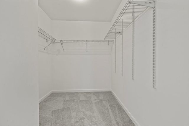 8 Woods Hill Cir, Woburn, MA 01801
