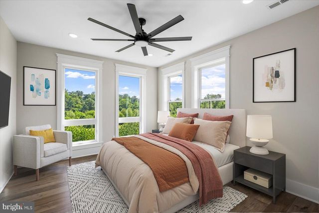 1111 SOPHIA ST, Fredericksburg, VA 22401