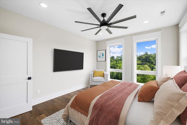 1111 SOPHIA ST, Fredericksburg, VA 22401