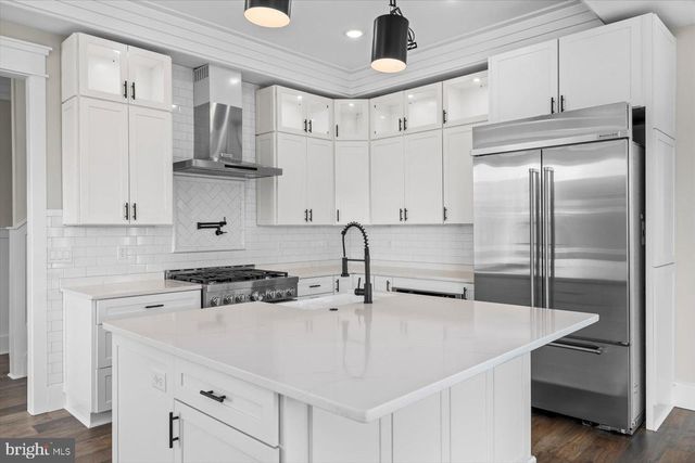 1111 SOPHIA ST, Fredericksburg, VA 22401