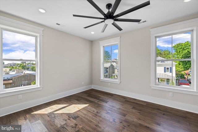 1111 SOPHIA ST, Fredericksburg, VA 22401