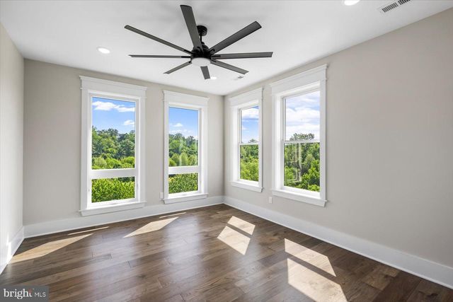 1111 SOPHIA ST, Fredericksburg, VA 22401