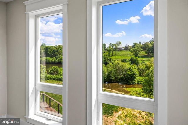 1111 SOPHIA ST, Fredericksburg, VA 22401