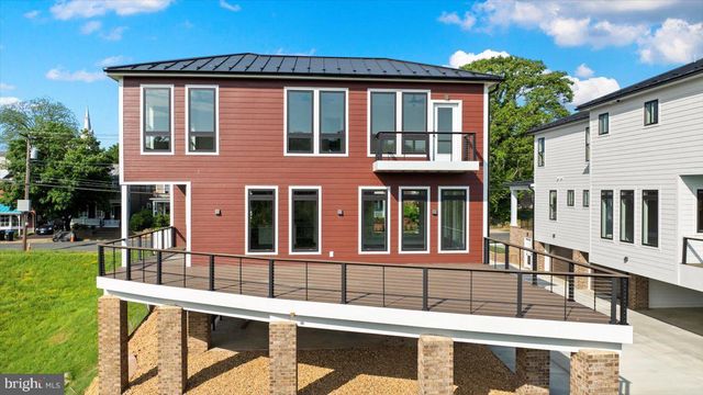 1111 SOPHIA ST, Fredericksburg, VA 22401