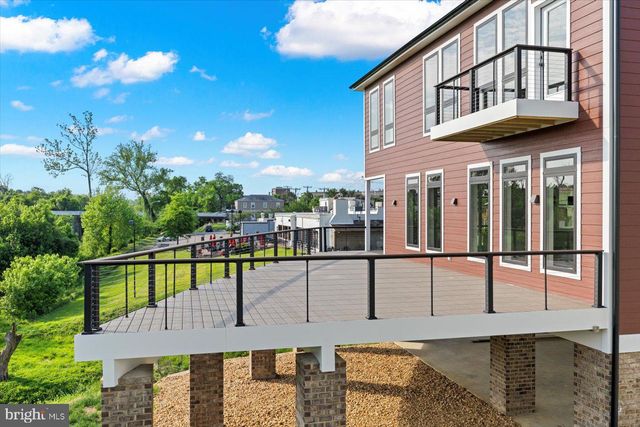 1111 SOPHIA ST, Fredericksburg, VA 22401