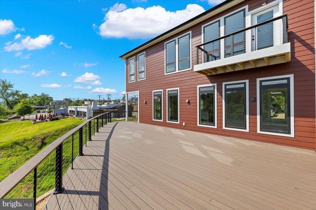 1111 SOPHIA ST, Fredericksburg, VA 22401