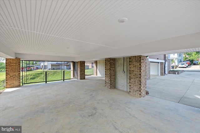 1111 SOPHIA ST, Fredericksburg, VA 22401