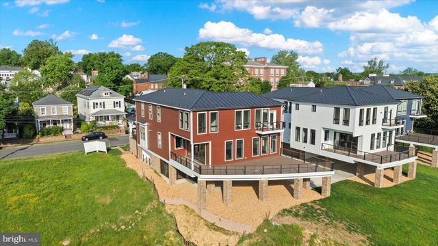 1111 SOPHIA ST, Fredericksburg, VA 22401