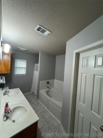 10903 E 120th Court North N, Collinsville, OK 74021