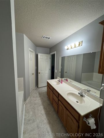 10903 E 120th Court North N, Collinsville, OK 74021