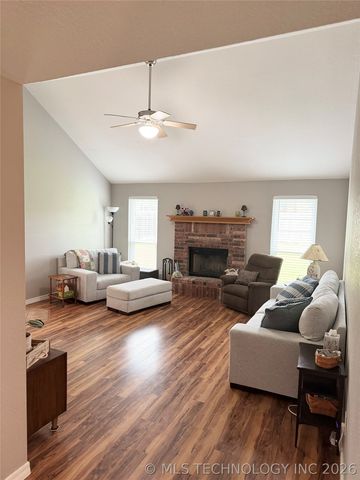 10903 E 120th Court North N, Collinsville, OK 74021