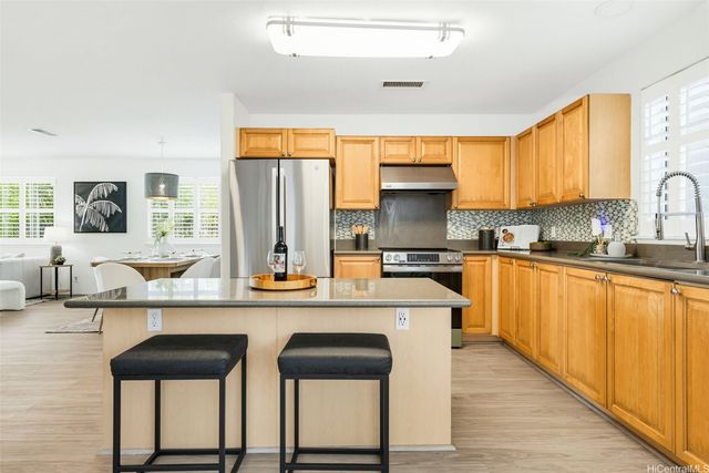 94-200 Hahana Way, Waipahu, HI 96797