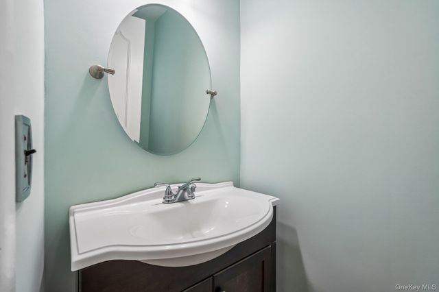 239 Parkside Drive, Suffern, NY 10901
