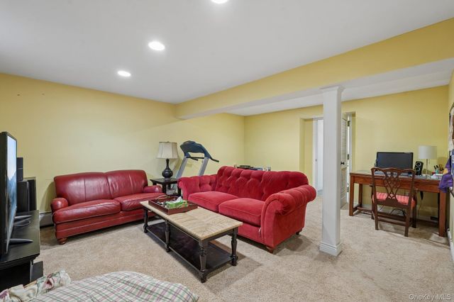 239 Parkside Drive, Suffern, NY 10901
