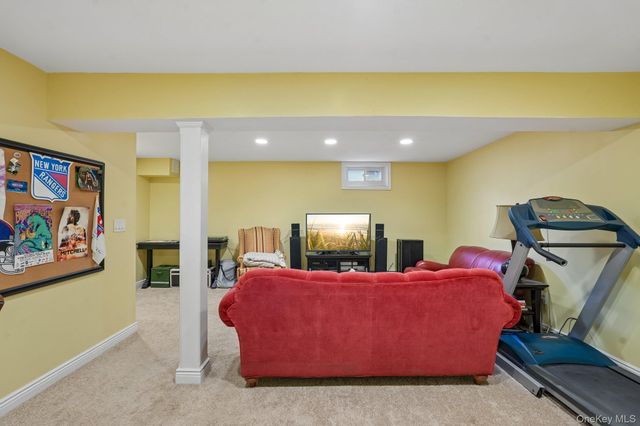239 Parkside Drive, Suffern, NY 10901