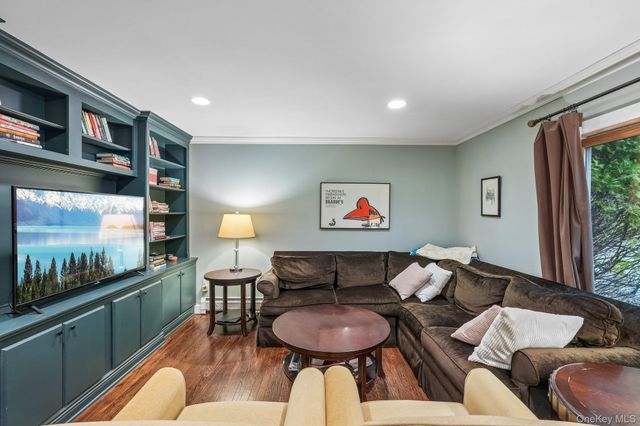 239 Parkside Drive, Suffern, NY 10901