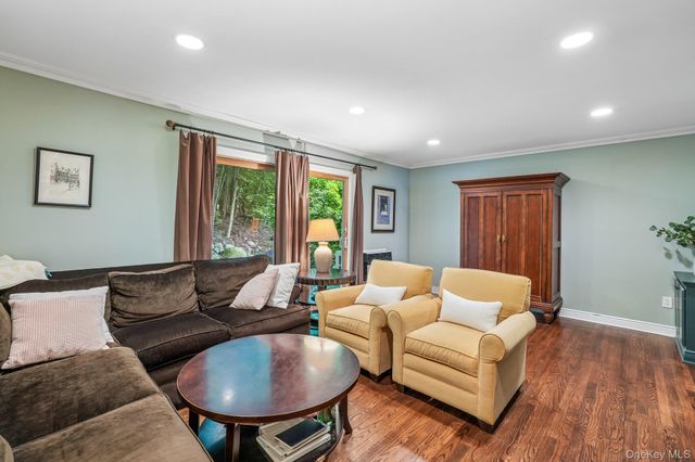 239 Parkside Drive, Suffern, NY 10901