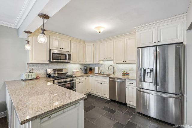 239 Parkside Drive, Suffern, NY 10901