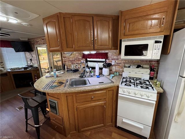 111 Club house Drive, New London, NC 28127