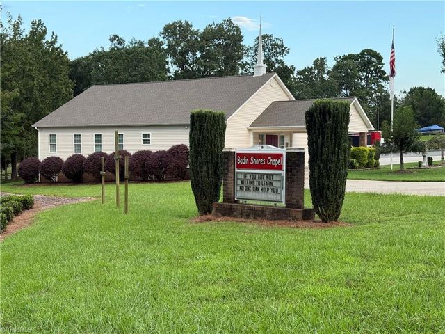 111 Club house Drive, New London, NC 28127