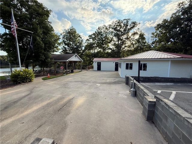 111 Club house Drive, New London, NC 28127