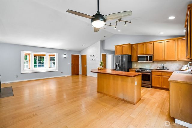 5827 176th Drive SE, Snohomish, WA 98290
