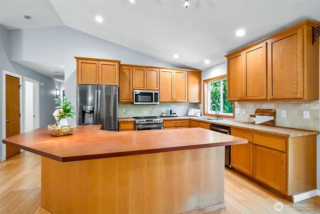5827 176th Drive SE, Snohomish, WA 98290