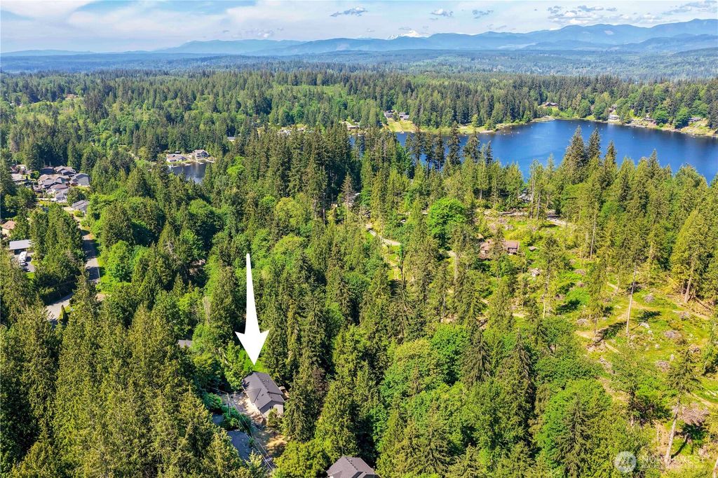 5827 176th Drive SE, Snohomish, WA 98290