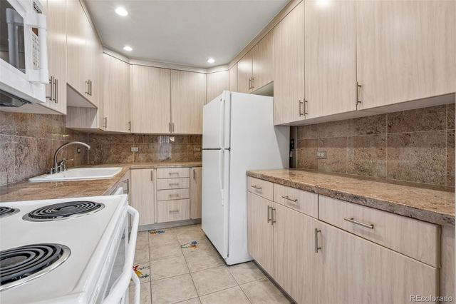4570 E Yale Avenue 506, Denver, CO 80222