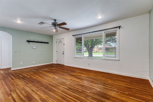 5901 Circular Drive, North Richland Hills, TX 76117