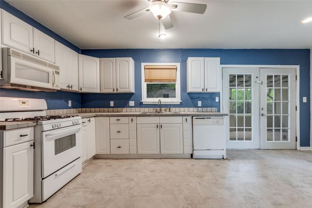 5901 Circular Drive, North Richland Hills, TX 76117