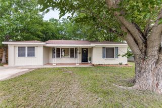 5901 Circular Drive, North Richland Hills, TX 76117