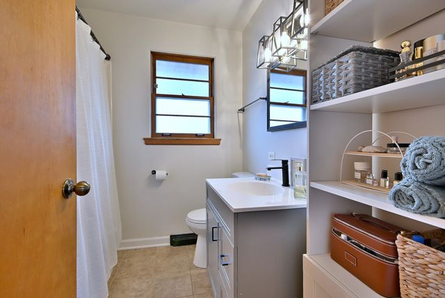 465 W Verret Street, Elmhurst, IL 60126