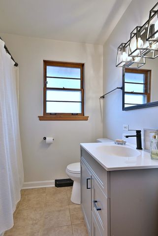 465 W Verret Street, Elmhurst, IL 60126