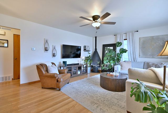 465 W Verret Street, Elmhurst, IL 60126