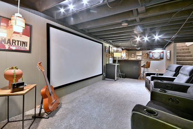 465 W Verret Street, Elmhurst, IL 60126