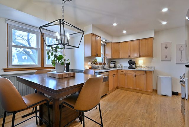 465 W Verret Street, Elmhurst, IL 60126