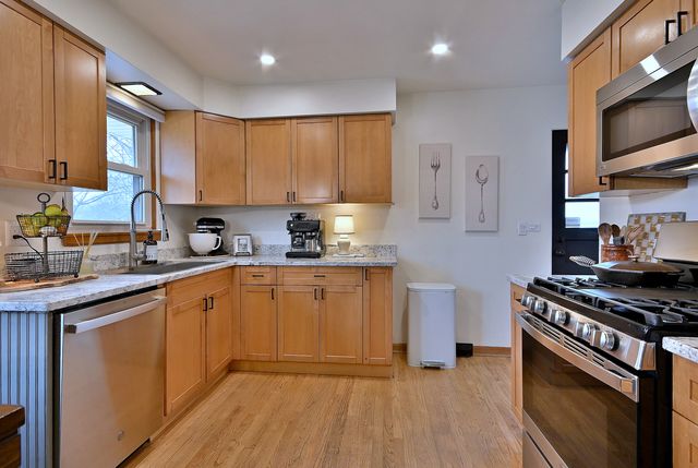 465 W Verret Street, Elmhurst, IL 60126