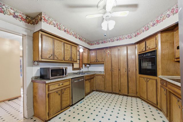 304 S Khedive, Maize, KS 67101