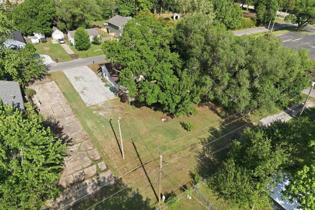 304 S Khedive, Maize, KS 67101