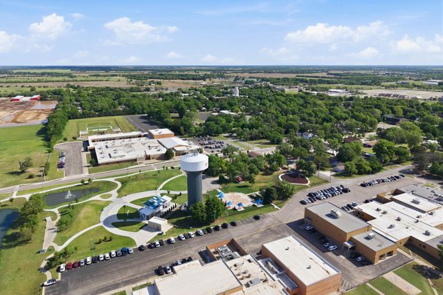 304 S Khedive, Maize, KS 67101