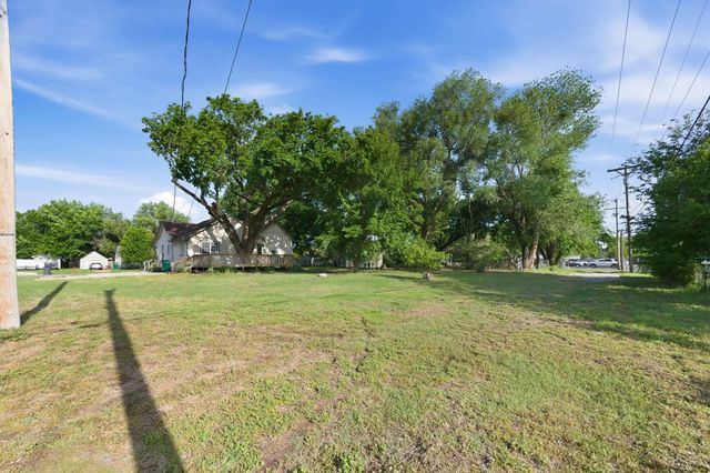 304 S Khedive, Maize, KS 67101