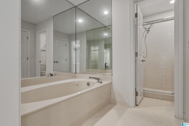 4633 S LAKERIDGE DRIVE, Hoover, AL 35244