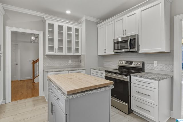 4633 S LAKERIDGE DRIVE, Hoover, AL 35244