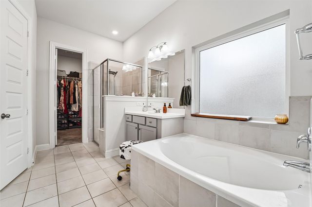 11715 Autumn Leaf Drive, Mont Belvieu, TX 77535