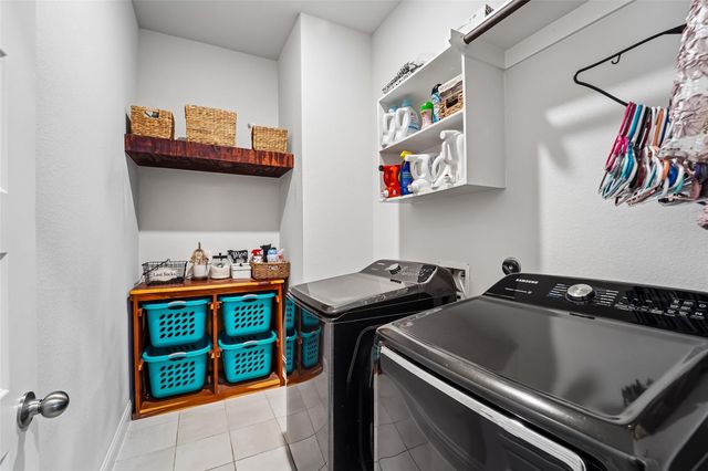 11715 Autumn Leaf Drive, Mont Belvieu, TX 77535