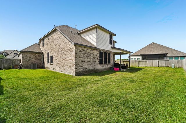 11715 Autumn Leaf Drive, Mont Belvieu, TX 77535