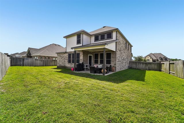 11715 Autumn Leaf Drive, Mont Belvieu, TX 77535