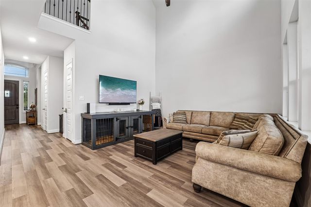11715 Autumn Leaf Drive, Mont Belvieu, TX 77535